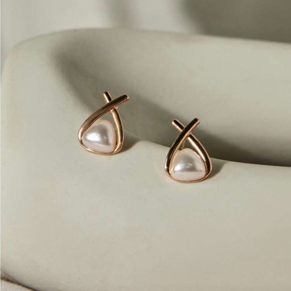 Elegant Pearl Earrings M1541